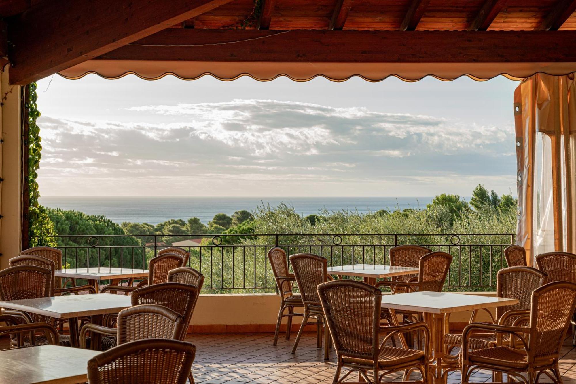 Club Esse Cala Gonone Hotel Exterior photo