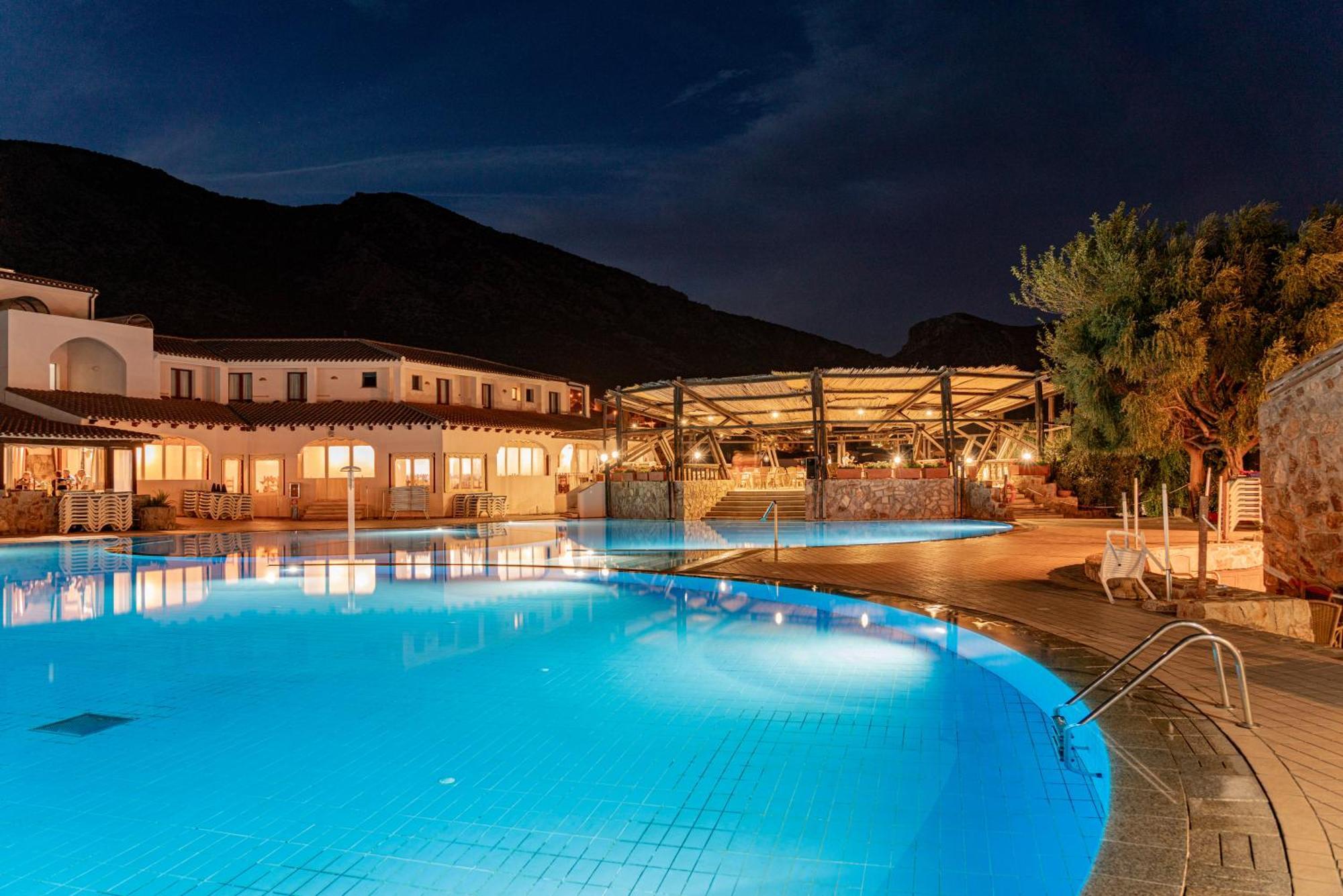 Club Esse Cala Gonone Hotel Exterior photo