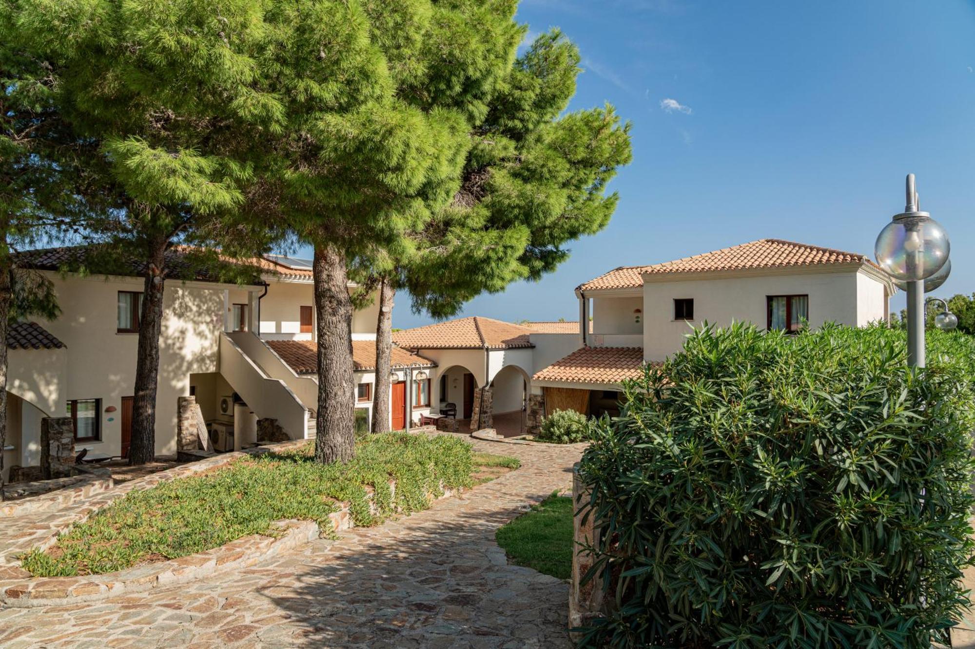 Club Esse Cala Gonone Hotel Exterior photo