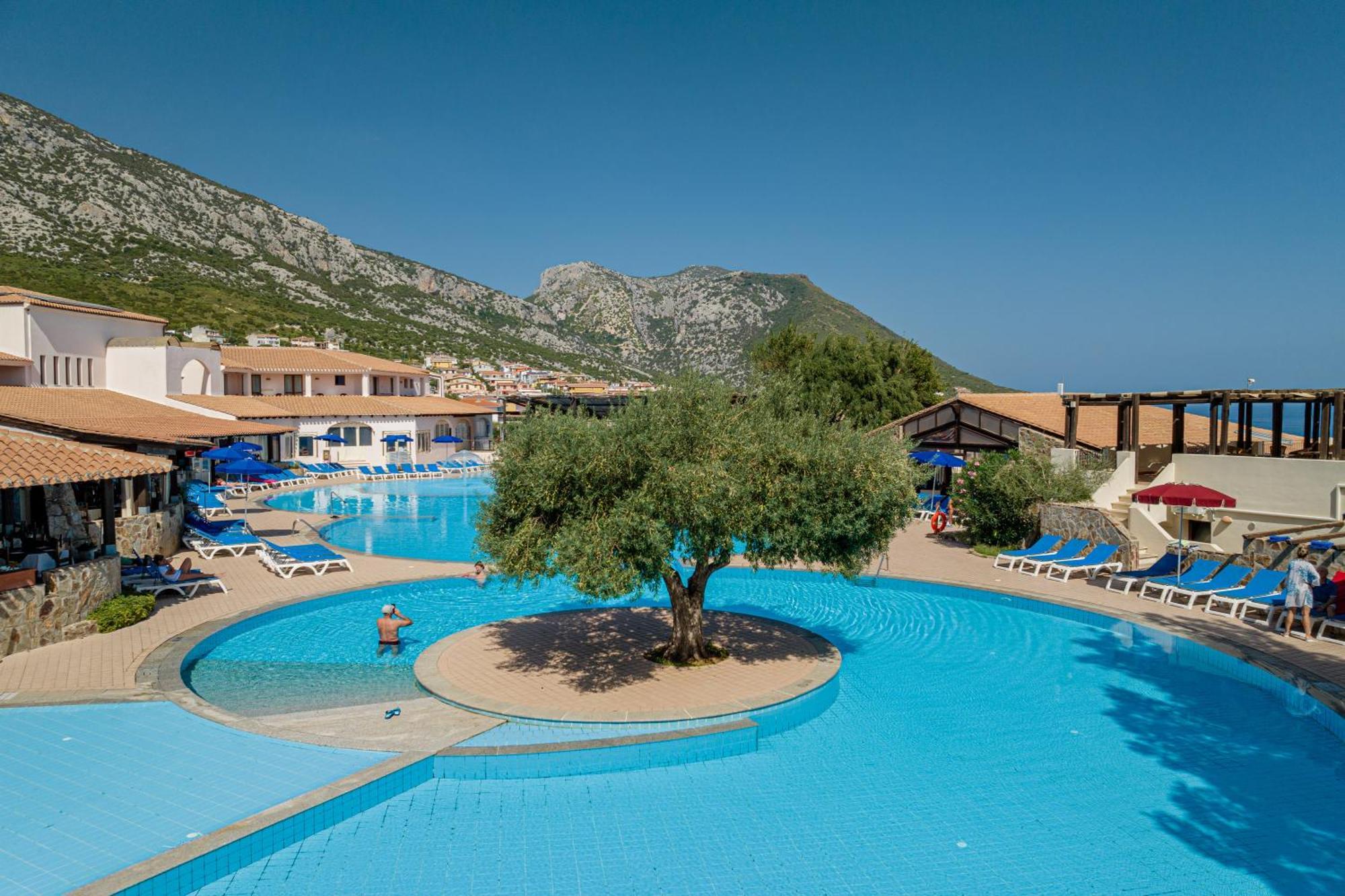 Club Esse Cala Gonone Hotel Exterior photo