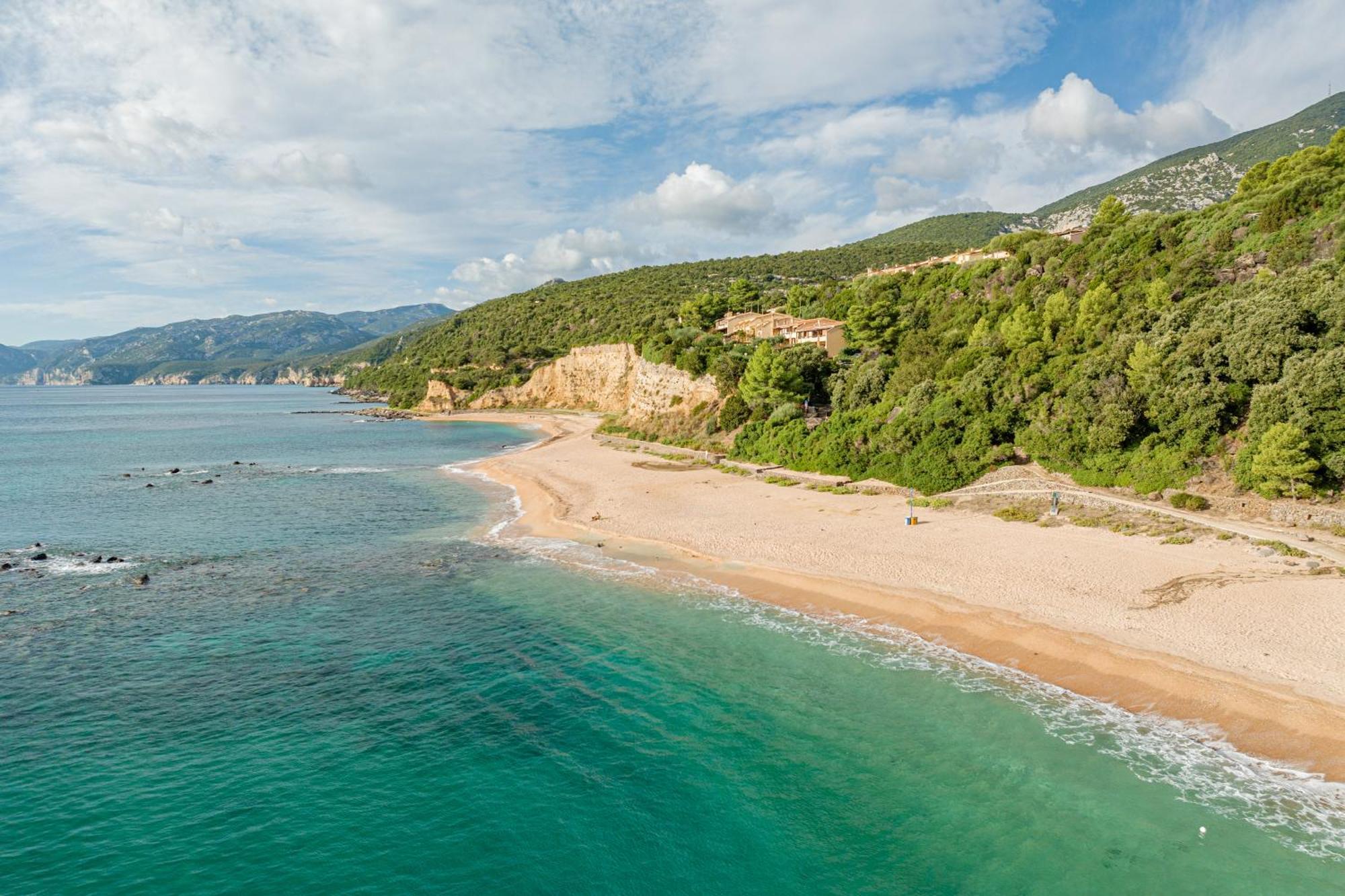Club Esse Cala Gonone Hotel Exterior photo